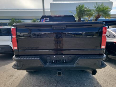 Used 2024 Chevrolet Silverado 2500 LT w/ Midnight Edition AWD/4WD image 9