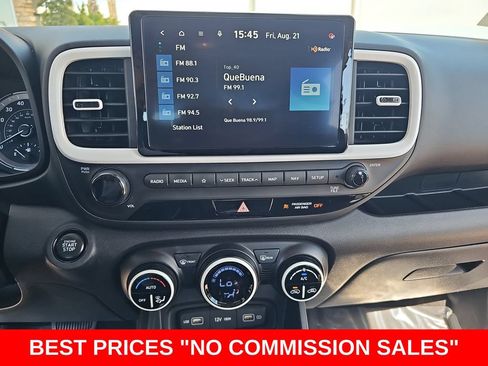 Used 2022 Hyundai Venue Limited FWD image 19