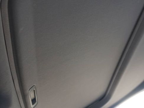 Used 2021 Toyota Avalon Limited image 11