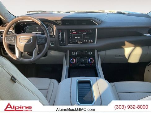 Used 2022 GMC Yukon XL Denali w/ Denali Ultimate Package image 10