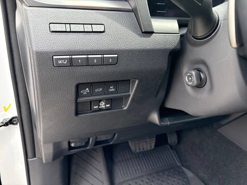 Used 2024 Lexus GX 550 w/ Accessory Package (Z1) AWD/4WD image 12