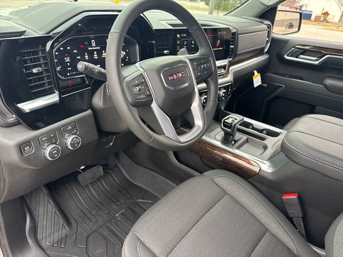 New 2026 GMC Sierra 1500 Elevation image 17