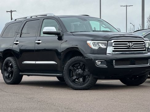 Used 2018 Toyota Sequoia Platinum image 2
