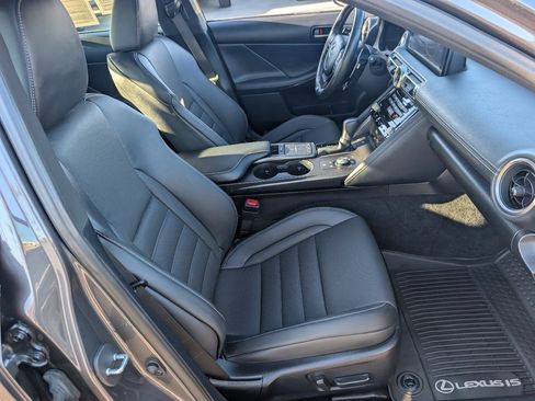 Used 2022 Lexus IS 350 F Sport RWD image 8