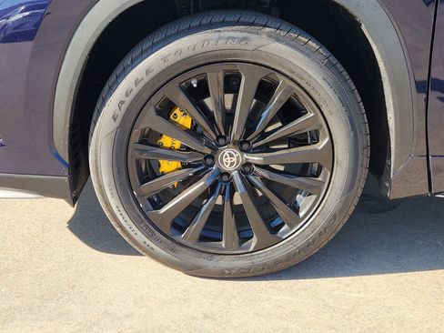 Used 2023 Toyota Highlander XSE image 14