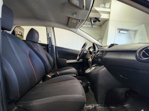Used 2011 MAZDA MAZDA2 Touring FWD image 50