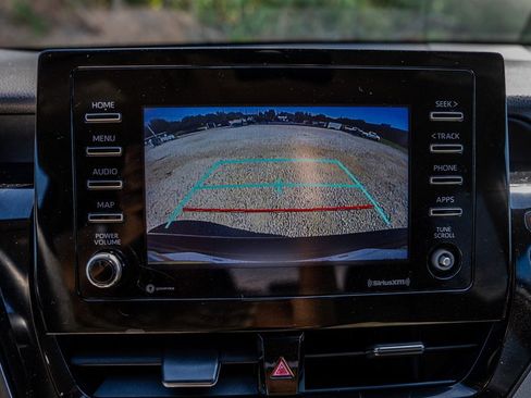 Used 2021 Toyota Camry LE FWD image 21