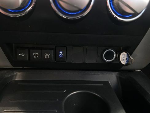 Used 2021 Toyota Tundra SR5 w/ SR5 Leather Package AWD/4WD image 32