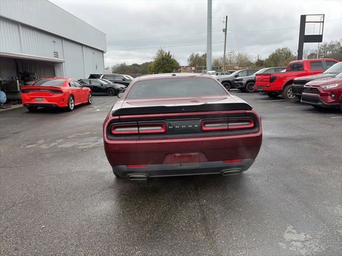 Used 2023 Dodge Challenger SXT image 6