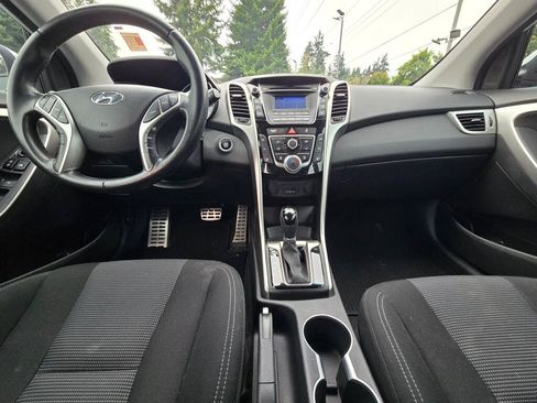 Used 2013 Hyundai Elantra GT w/ Touch & Go Pkg FWD image 2