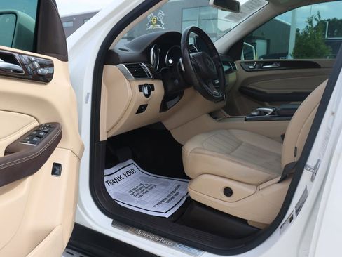 Used 2017 Mercedes-Benz GLS 450 450 4MATIC w/ Premium Package image 17