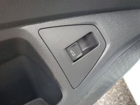New 2026 Volkswagen Jetta SE FWD image 14
