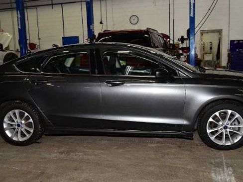 Certified 2020 Ford Fusion SE image 2