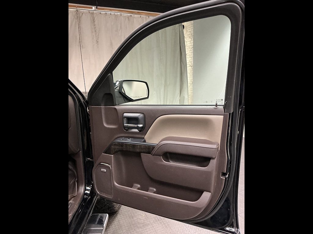 Used 2016 GMC Sierra 2500 Denali w/ Duramax Plus Package AWD/4WD image 24