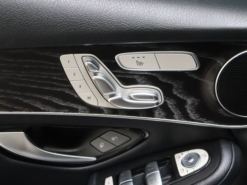 Used 2018 Mercedes-Benz GLC 300 image 13