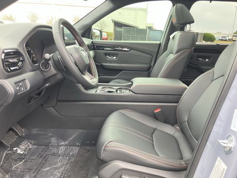 New 2025 Honda Pilot TrailSport image 17