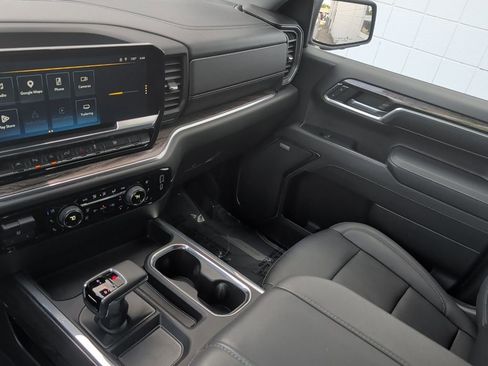 Used 2024 Chevrolet Silverado 1500 LTZ w/ LTZ Convenience Package II AWD/4WD image 18