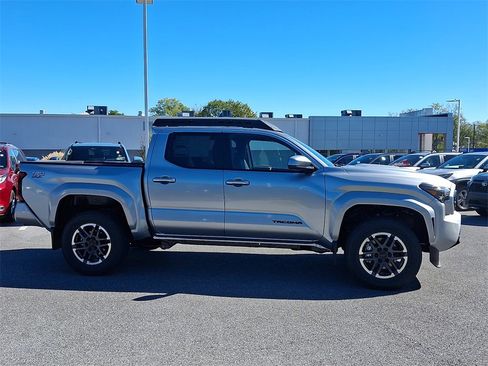 New 2025 Toyota Tacoma TRD Sport image 4