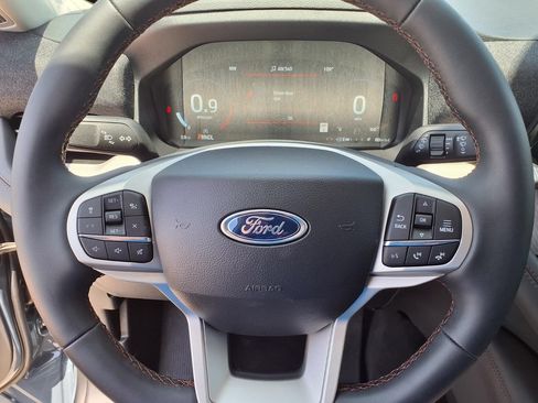 New 2026 Ford Explorer Active RWD image 16