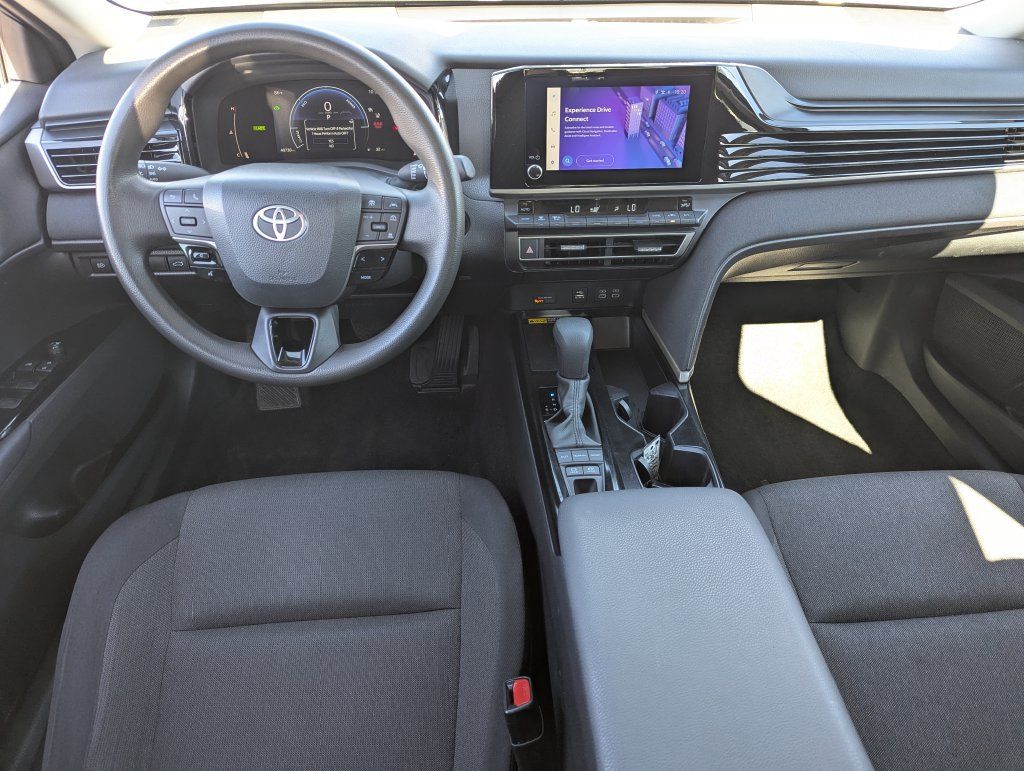 Used 2025 Toyota Camry LE FWD image 27