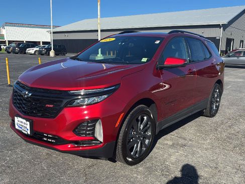 Used 2024 Chevrolet Equinox RS w/ RS Leather Package AWD/4WD image 3