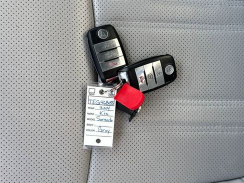 Used 2014 Kia Sorento SX w/ 3rd Row Package image 29