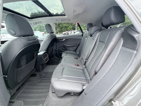 Used 2019 Audi Q8 Premium Plus w/ Premium Plus AWD/4WD image 26