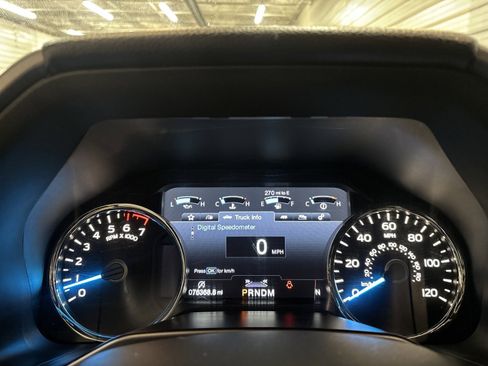 Used 2017 Ford F150 Platinum w/ Equipment Group 701A Luxury image 17