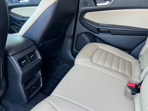 Used 2023 Ford Edge SEL image 10