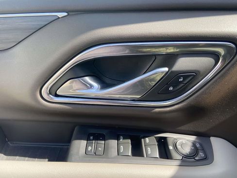 Used 2023 GMC Yukon SLT RWD image 16