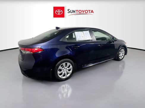 Used 2025 Toyota Corolla LE FWD image 4