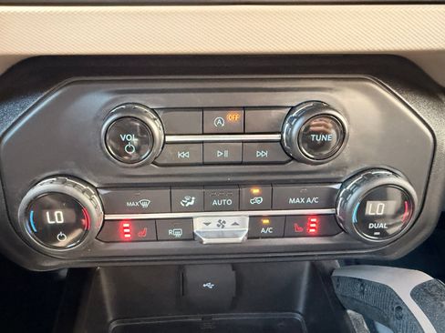 Used 2021 Ford Bronco Big Bend w/ Sasquatch Package AWD/4WD image 29