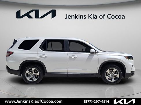Used 2023 Honda Pilot EX-L image 3