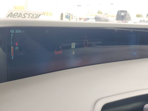 Used 2025 Lincoln Nautilus Premier image 27