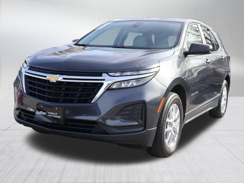 Used 2022 Chevrolet Equinox LS w/ LS Convenience Package image 3