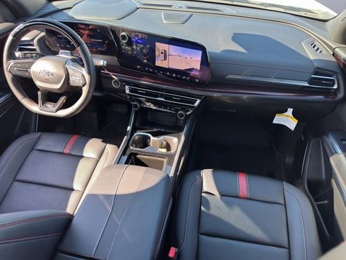 Used 2024 Chevrolet Traverse RS w/ LPO, Floor Liner Package image 19