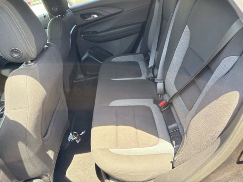 Used 2025 Chevrolet TrailBlazer LT FWD image 5