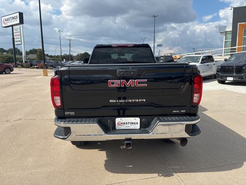 Used 2022 GMC Sierra 3500 SLE w/ SLE Convenience Package image 4