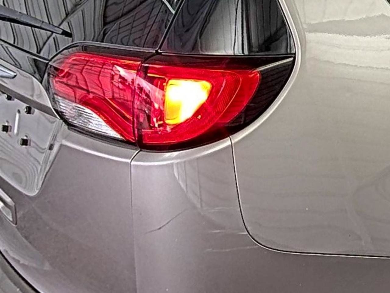 Used 2018 Chrysler Pacifica LX FWD image 4