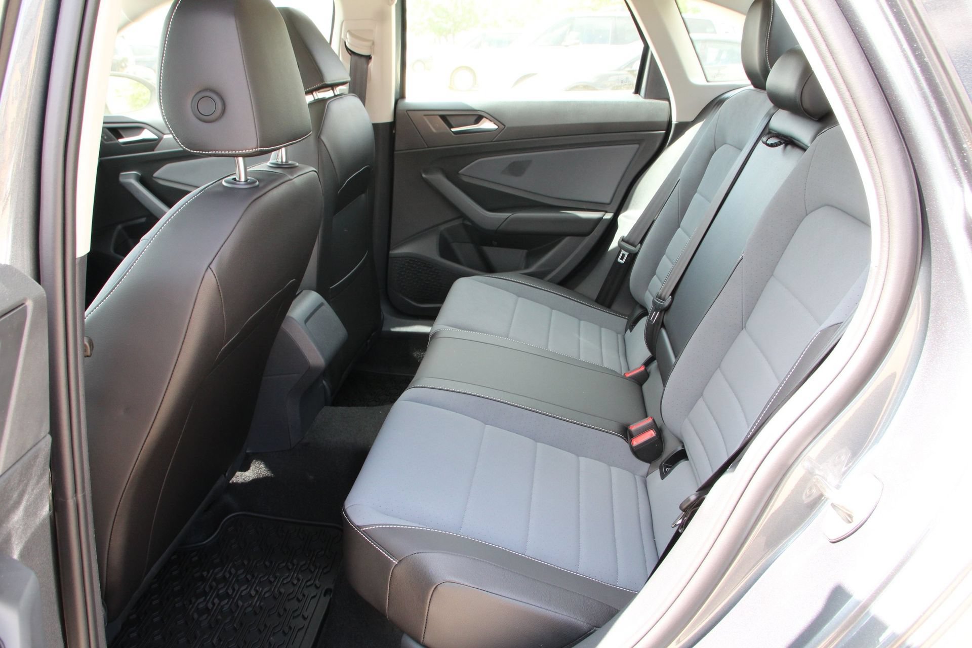 Certified 2026 Volkswagen Jetta SE FWD image 23