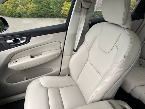 Certified 2025 Volvo XC60 T8 Plus w/ Protection Package Premier AWD/4WD image 31