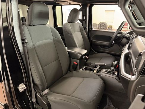 Used 2023 Jeep Wrangler Unlimited Sport AWD/4WD image 35