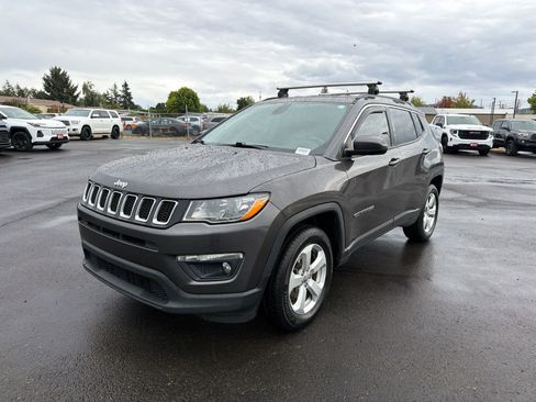 Used 2017 Jeep Compass Latitude AWD/4WD image 10