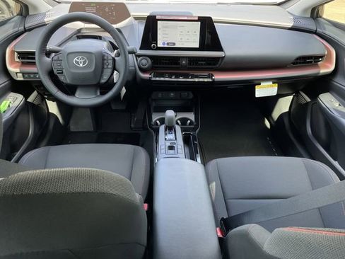 New 2026 Toyota Prius SE image 10