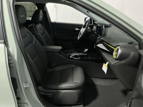 New 2026 Chevrolet Trax ACTIV FWD image 25