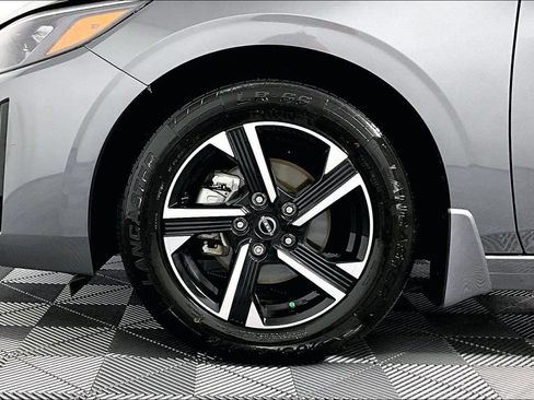 Used 2024 Nissan Sentra SV FWD image 8