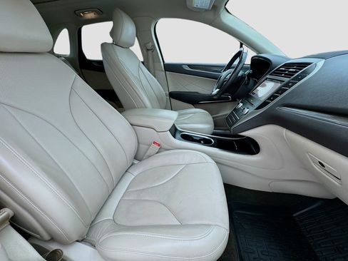 Used 2019 Lincoln MKC Reserve w/ MKC Technology Package FWD image 21