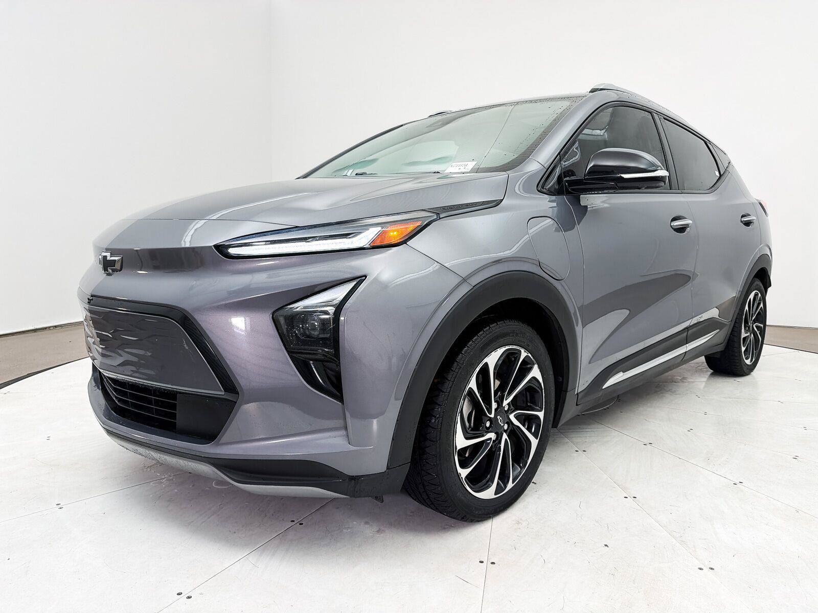 Used 2023 Chevrolet Bolt EUV Premier w/ Sun & Sound Package FWD image 15