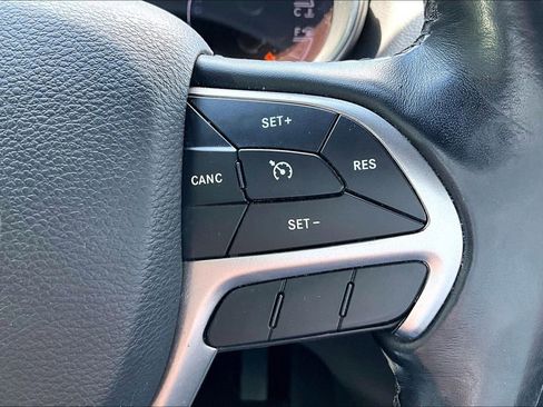 Used 2019 Jeep Grand Cherokee Limited AWD/4WD image 13