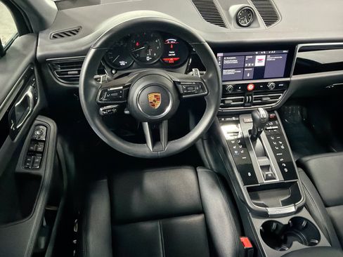 Certified 2026 Porsche Macan AWD/4WD image 16